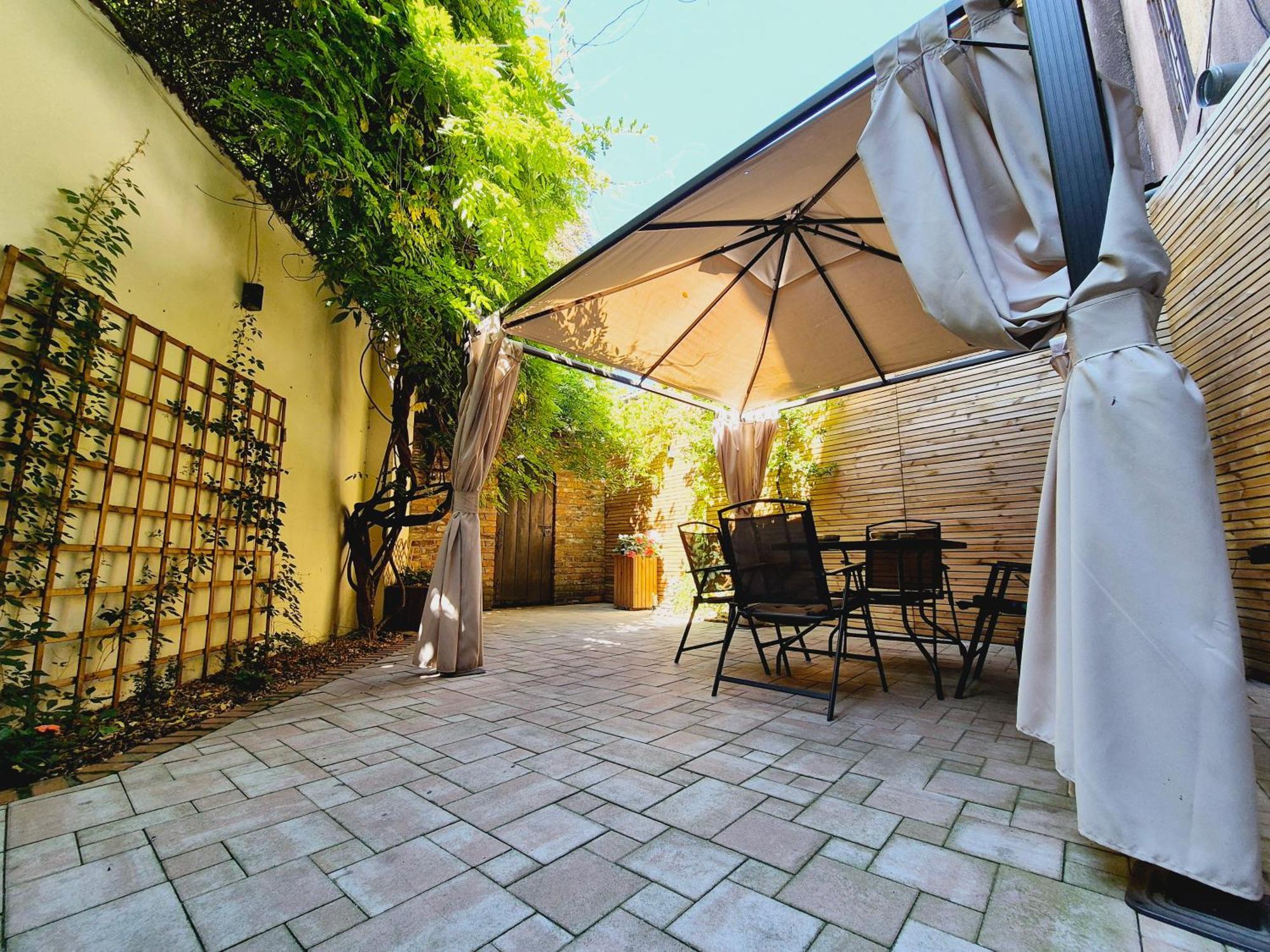 Pini Hostel - Przytulne Pokoje W Centrum Krakowa Εξωτερικό φωτογραφία